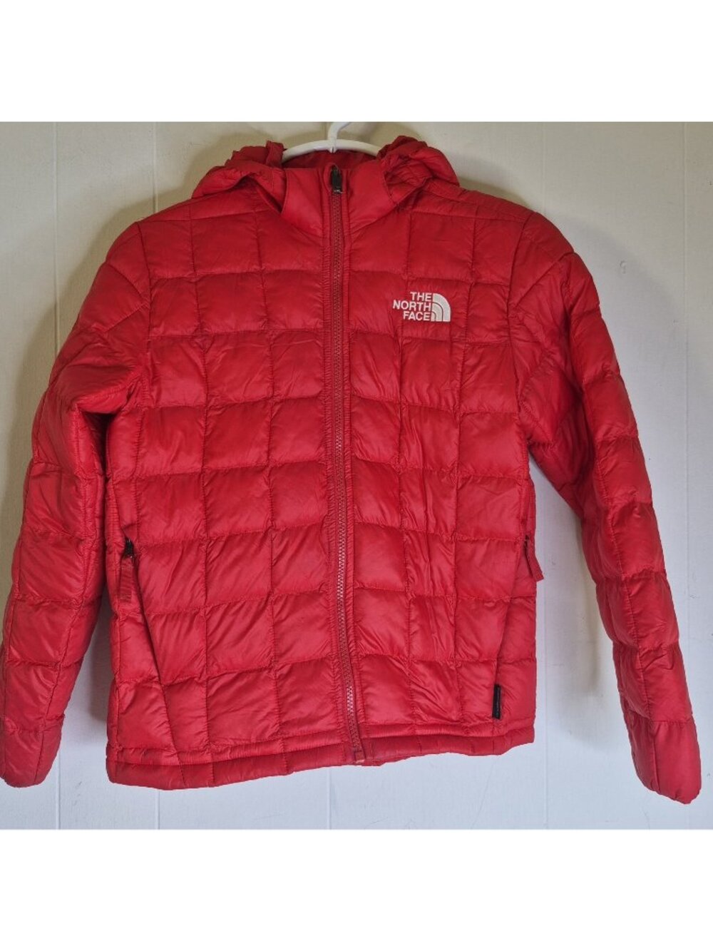 The North Face ThermoBall Eco Jacket Youth Boys Red Full Zip Puffer Sz. L (12)